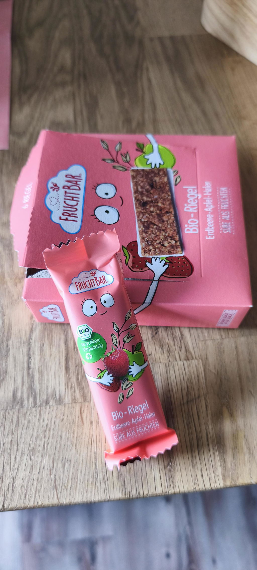 FruchtBar Bio Riegel barre enfant fraise pomme 3 ans pièce